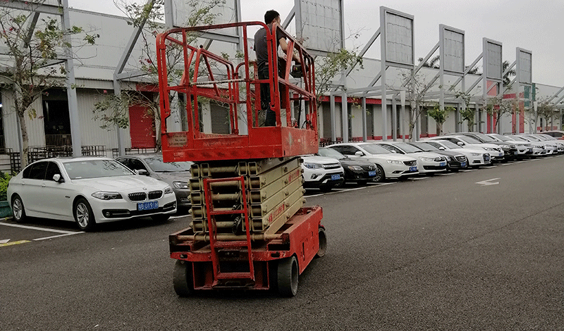 深圳龙岗柯赛标识总部基地楼顶大字安装纪实