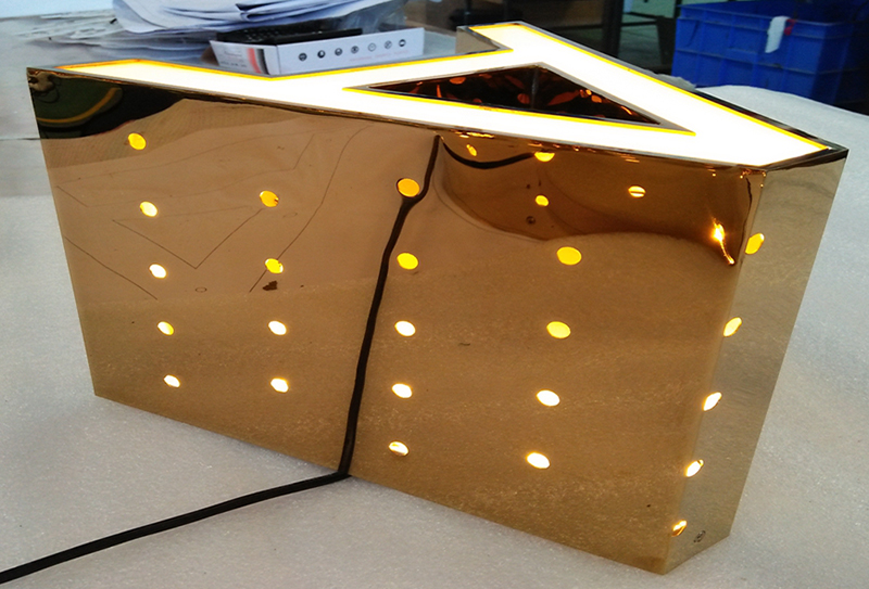 楼顶发光字闪烁的4大常见原因分析及其对应解决方案