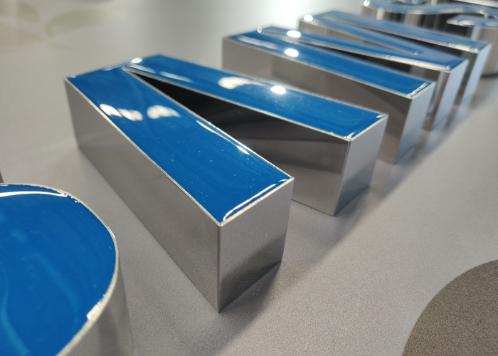 不锈钢发光字的分类及应用领域的介绍