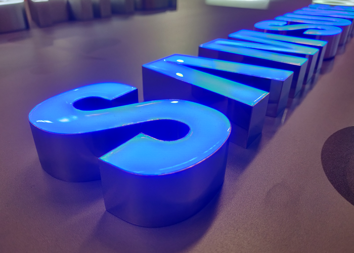 树脂发光字和迷你发光字的区别在哪里?