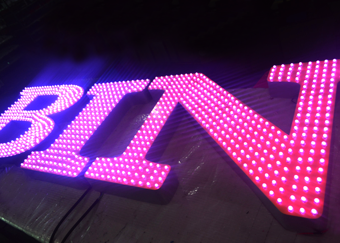 大型LED楼顶发光字合适选择什么材质的? 大型LED楼顶发光字合适选择什么材质的?