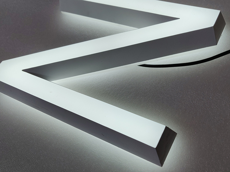 LED前后发光字的优点有哪些？