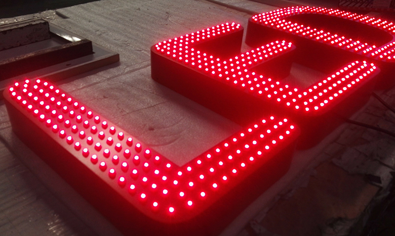 LED穿孔发光字为什么这么受欢迎？