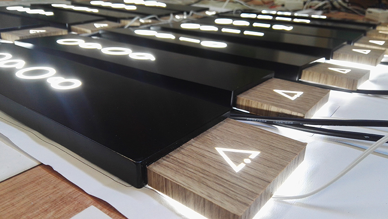 LED门牌发光字使用吸塑字有哪些好处？