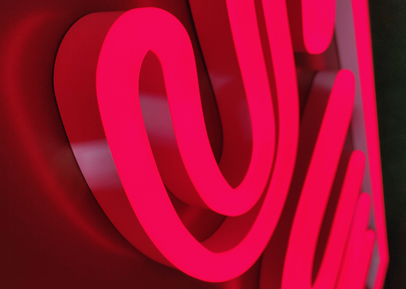 决定LED霓虹发光字制作质量好坏的因素有哪些？