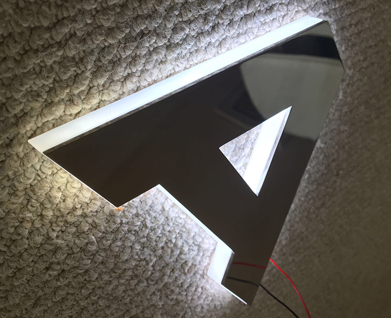 LED发光字生产制作的4个注意事项