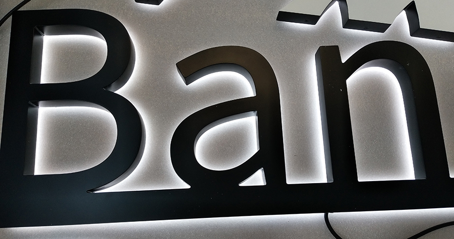 烤漆发光字和烤漆字的特性和制作工艺介绍