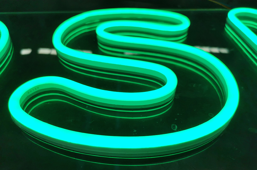 影响LED发光字使用寿命的因素有哪些？