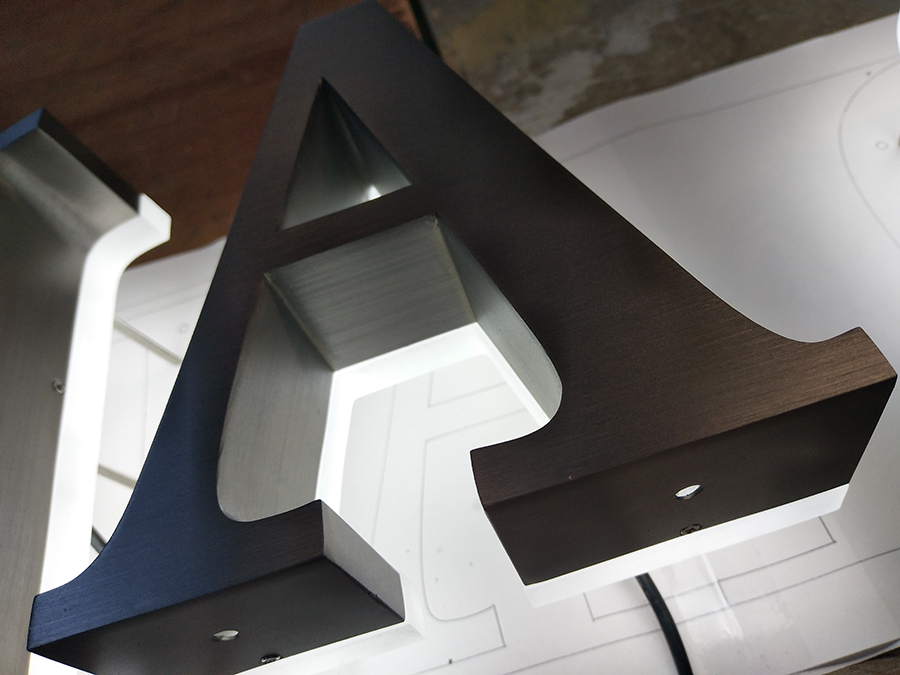 7种常见的LED背发光字工艺特点和使用场景分析 7种常见的LED背发光字工艺特点和使用场景分析