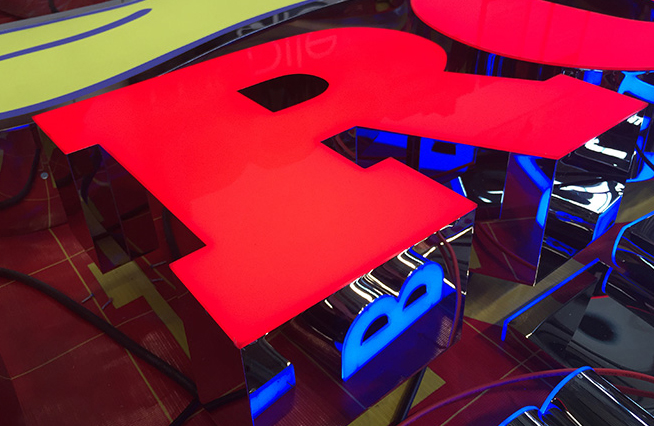 灯箱发光字的发展现状与应用分析