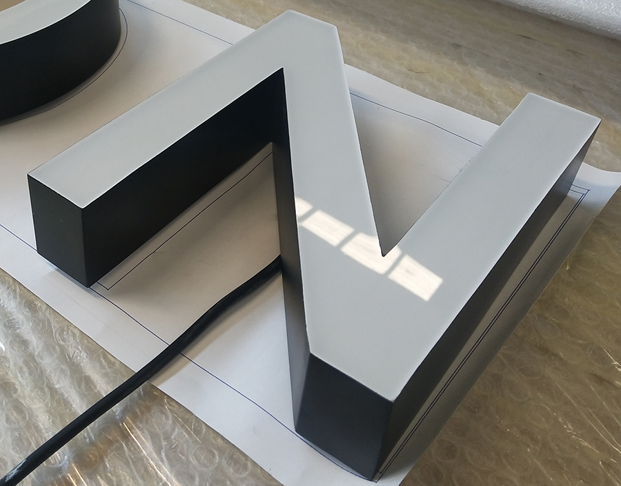 超级发光字具备的13大特点有哪些 超级发光字具备的13大特点有哪些