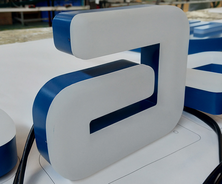 LED发光字多少钱一个平方，价格怎么算？