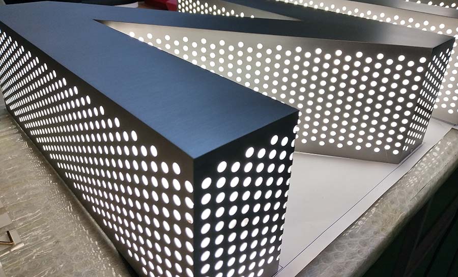 LED不锈钢发光字制作步骤流程有哪些? LED不锈钢发光字制作步骤流程有哪些?