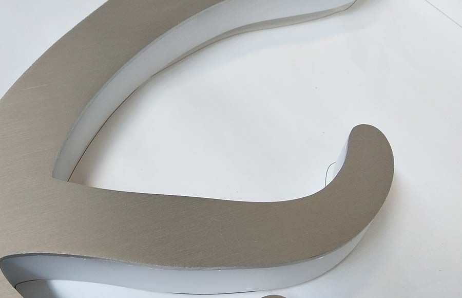 侧发光字设计制作工厂用到的工具有哪些？