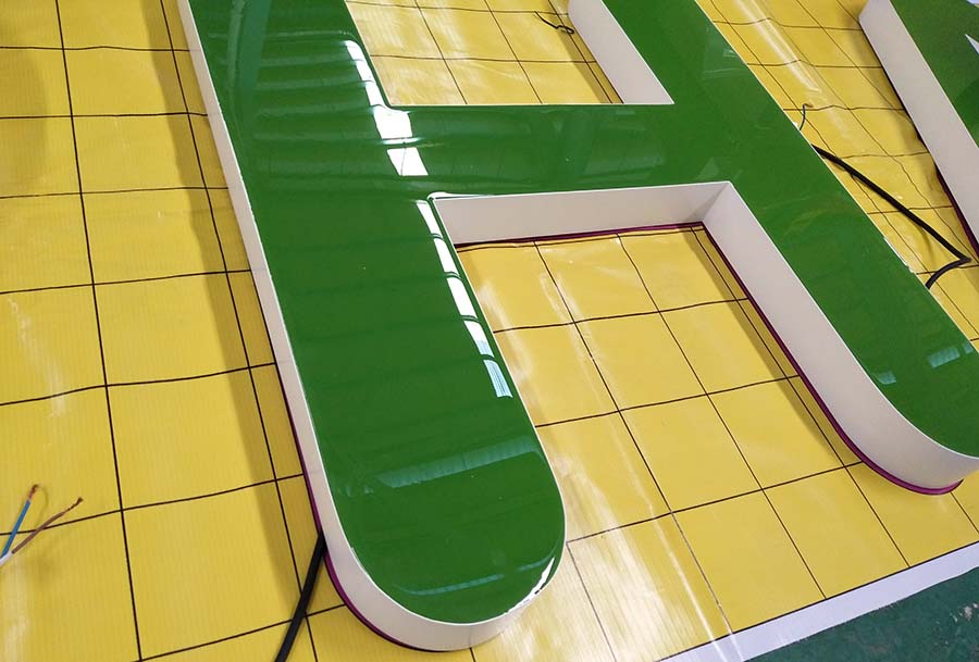 树脂发光字和迷你字的主要区别是什么？