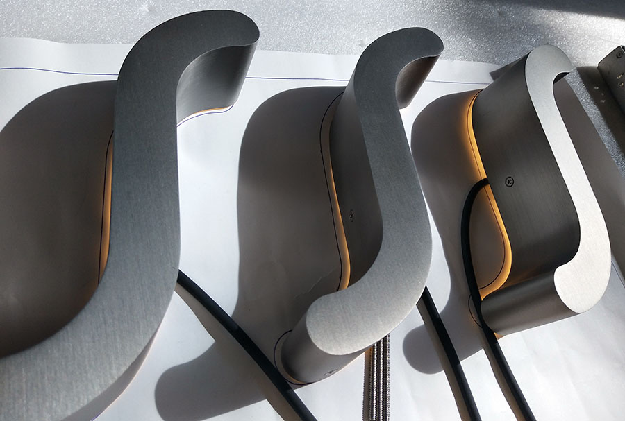 金属发光字制作过程中有哪些表面处理工艺？