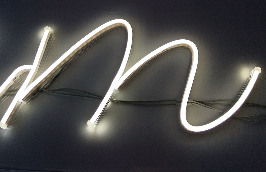 灯条字的7大特点分析 灯条字的7大特点分析