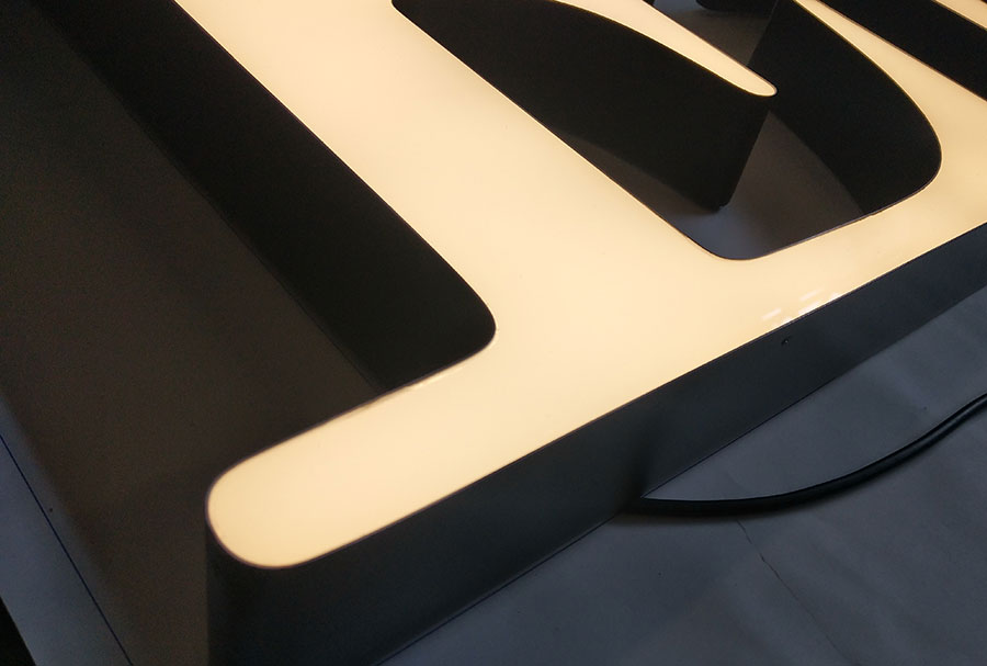 树脂发光字和亚克力字的区别是什么？