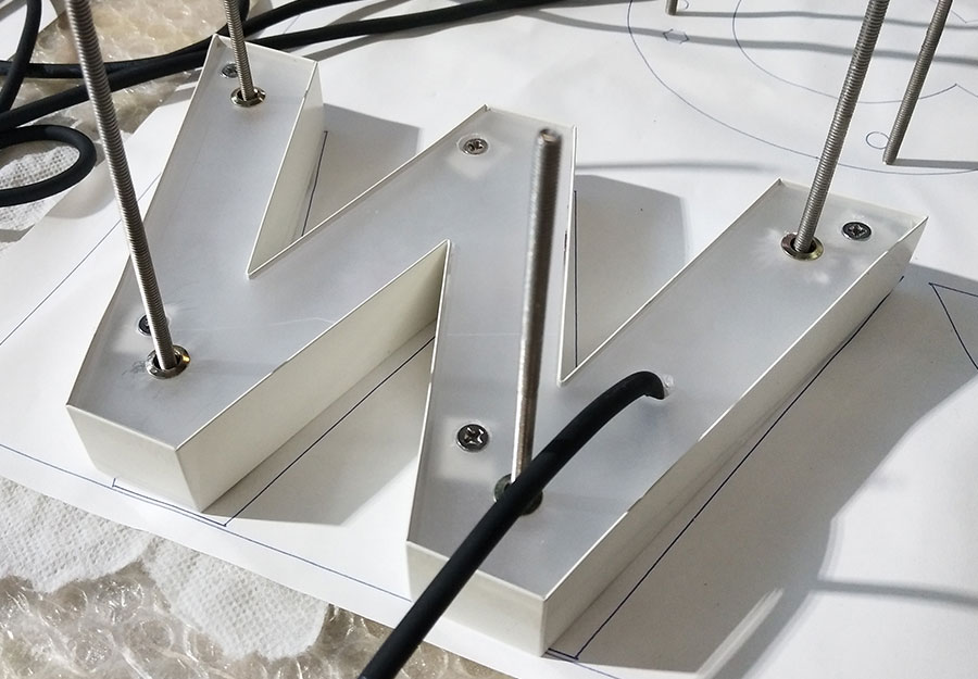 背发光字制作的几个基本常识分析