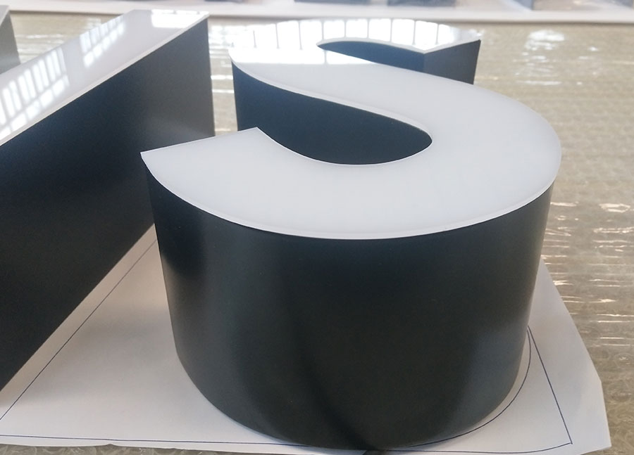 发光字设计工作开展的具体阶段有哪些？