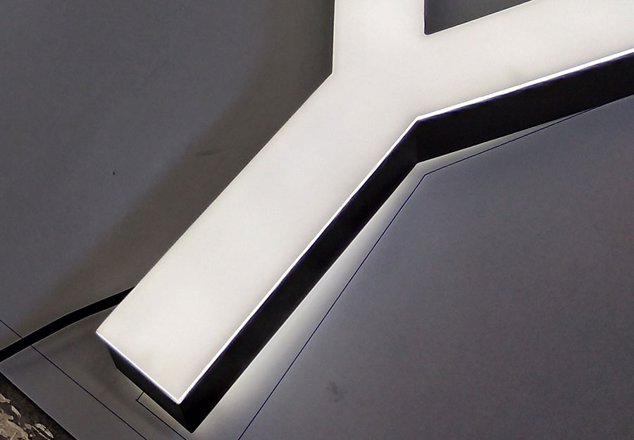 LED发光字围边包边箱体材料主要有哪些? LED发光字围边包边箱体材料主要有哪些?