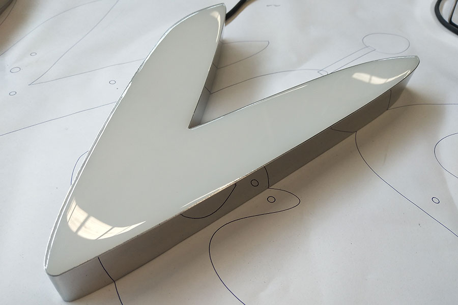 一种常见的树脂发光字制作方法分享 一种常见的树脂发光字制作方法分享