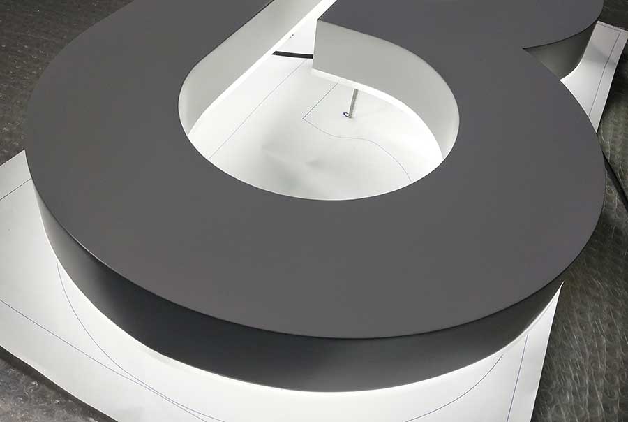 背发光字制作的6个流程步骤 背发光字制作的6个流程步骤