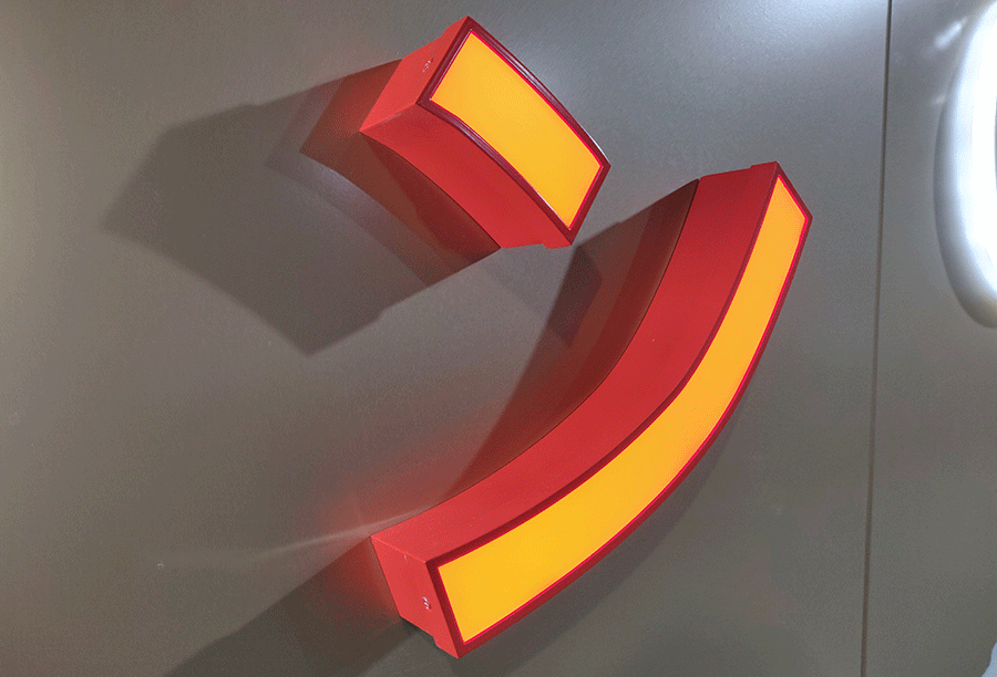 金属发光字的优点和缺点对比分析