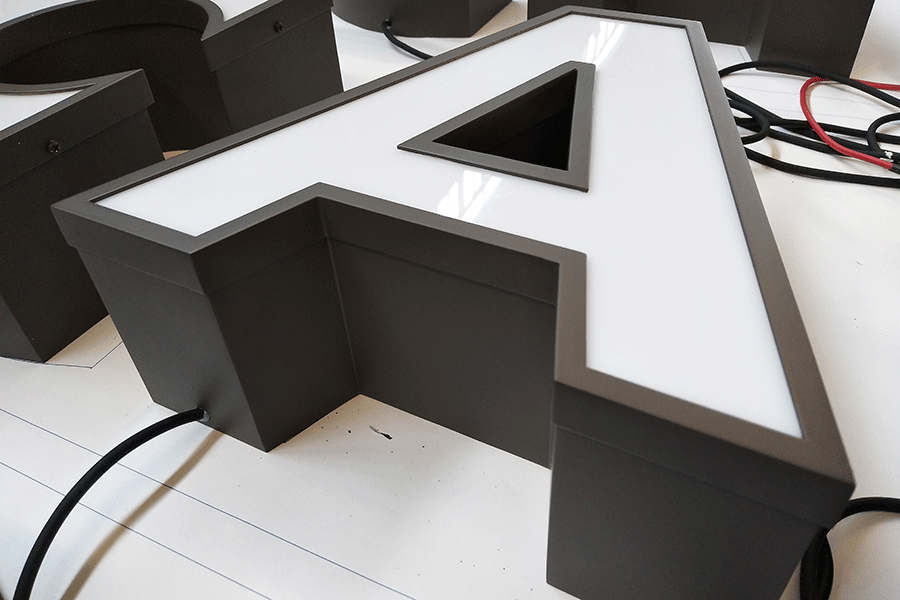 一个常规亚克力发光字安装施工过程分享 一个常规亚克力发光字安装施工过程分享