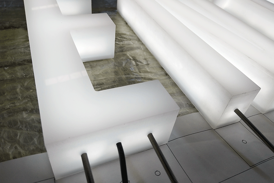 亚克力通体发光字的7个优势特点 亚克力通体发光字的7个优势特点