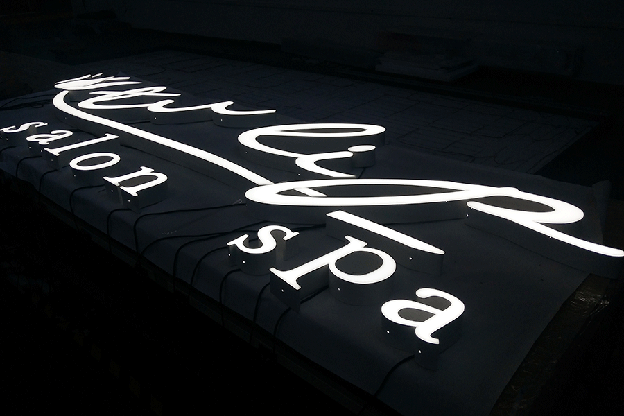 led发光字和亚克力发光字特性上有什么区别？