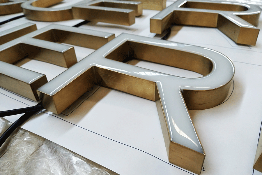 led发光字字壳制作材料主要有哪些？