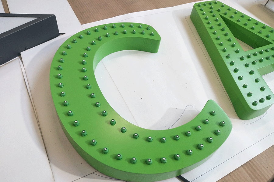 led穿孔字制作过程中要注意哪些细节? led穿孔字制作过程中要注意哪些细节?