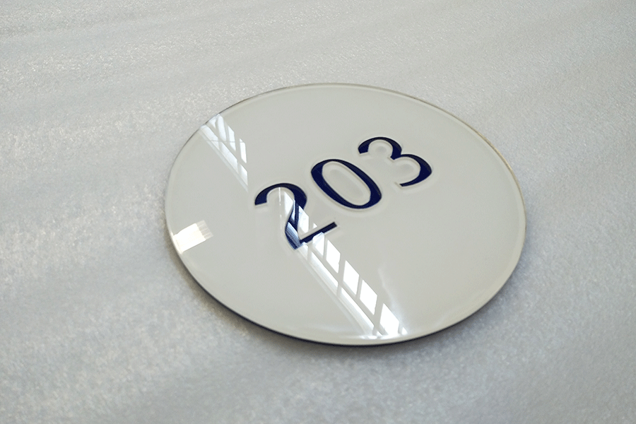 亚克力门牌标识制作有什么特色? 亚克力门牌标识制作有什么特色?