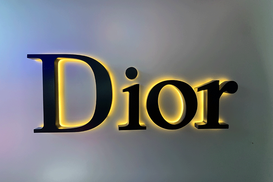 钛金LED背光字制作有哪些亮点和制作工艺? 钛金LED背光字制作有哪些亮点和制作工艺?