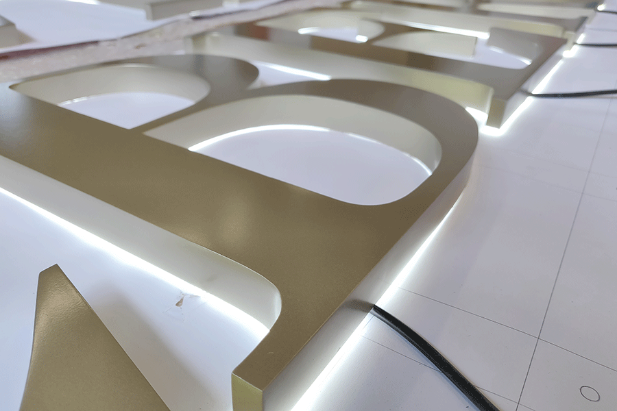 不锈钢字门头招牌制作有什么优点? 不锈钢字门头招牌制作有什么优点?