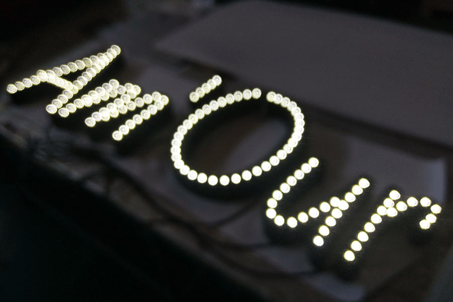 玻璃幕墙制作安装led穿孔字有什么特征? 玻璃幕墙制作安装led穿孔字有什么特征?