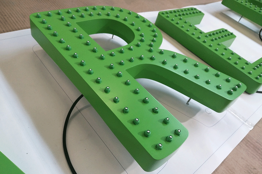 冲孔外露字设计制作有什么基本特征? 冲孔外露字设计制作有什么基本特征?