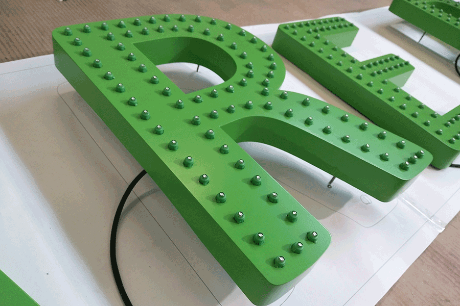 设计制作冲孔字发光标识有哪些主要优势? 设计制作冲孔字发光标识有哪些主要优势?