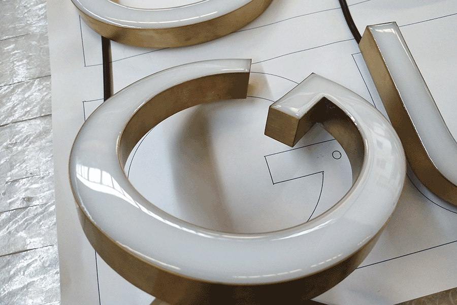 设计制作树脂发光字标识标牌有什么特点？