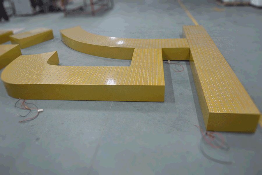 冲孔发光字设计制作方法和步骤有哪些？