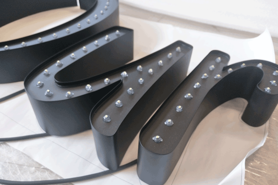 设计制作LED穿孔字有哪些注意细节? 设计制作LED穿孔字有哪些注意细节?