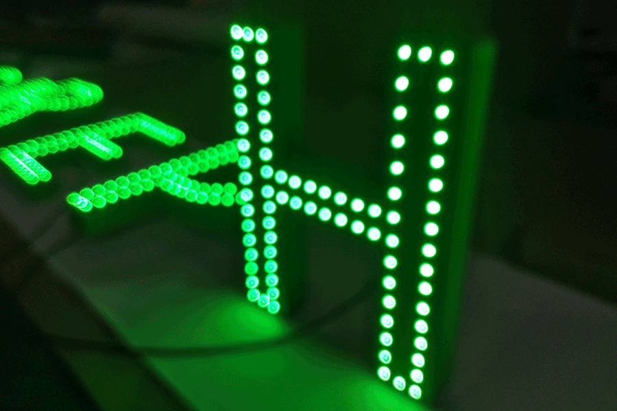 设计制作冲孔发光字有什么要点？