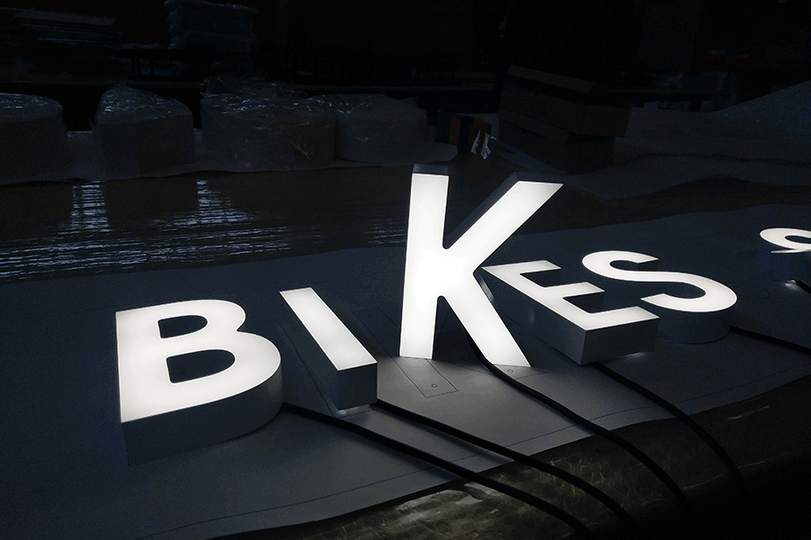 定制迷你字发光标识有哪些特点？