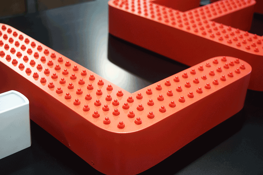 定制穿孔字发光标识有哪些产品优势? 定制穿孔字发光标识有哪些产品优势?