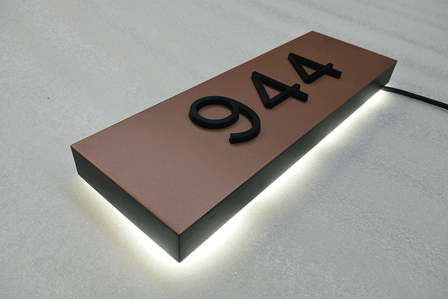 定制门牌发光字有什么优点？