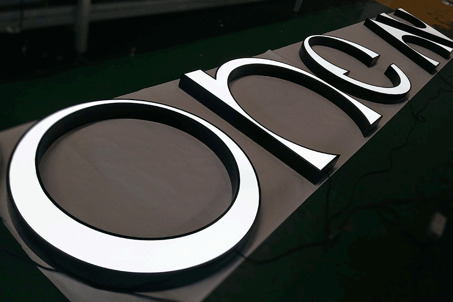 定制LED镂空字标识标牌具备哪些特征? 定制LED镂空字标识标牌具备哪些特征?