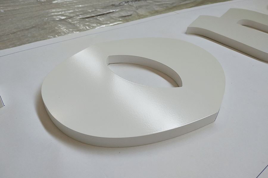 亚克力字发光标识制作有哪些优势？