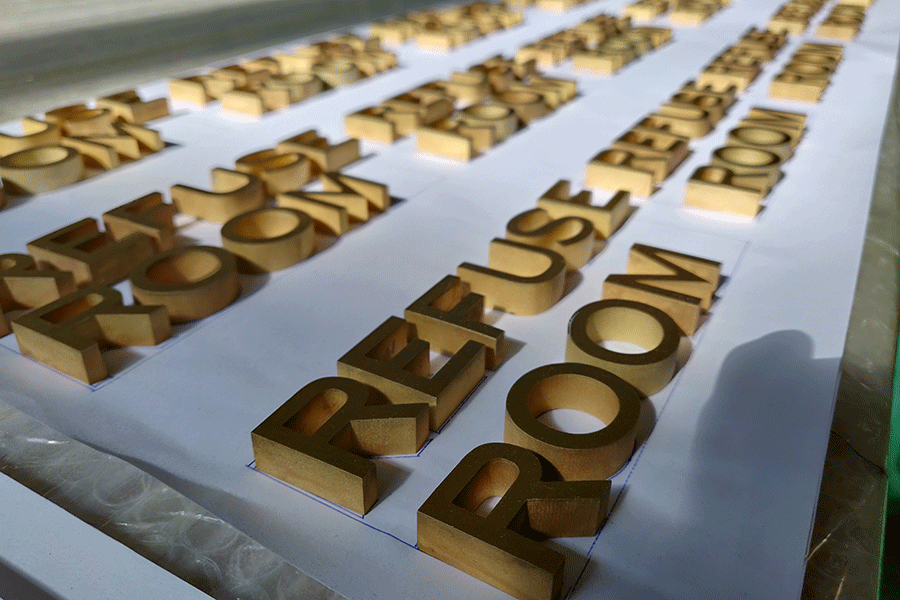 金属发光字标识标牌制作有什么优点？