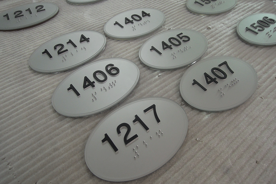 盲文牌标识设计制作有什么特色？